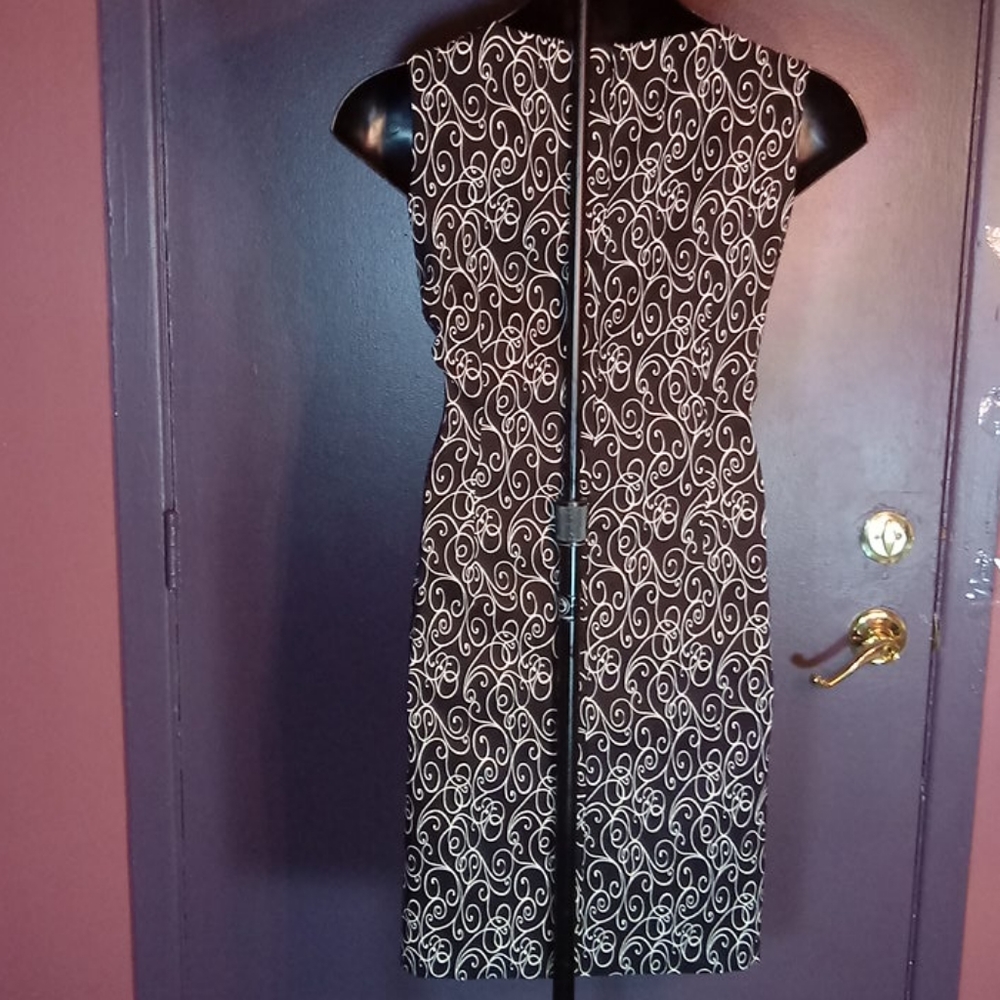 Annected Dress - Picture 2 of 4